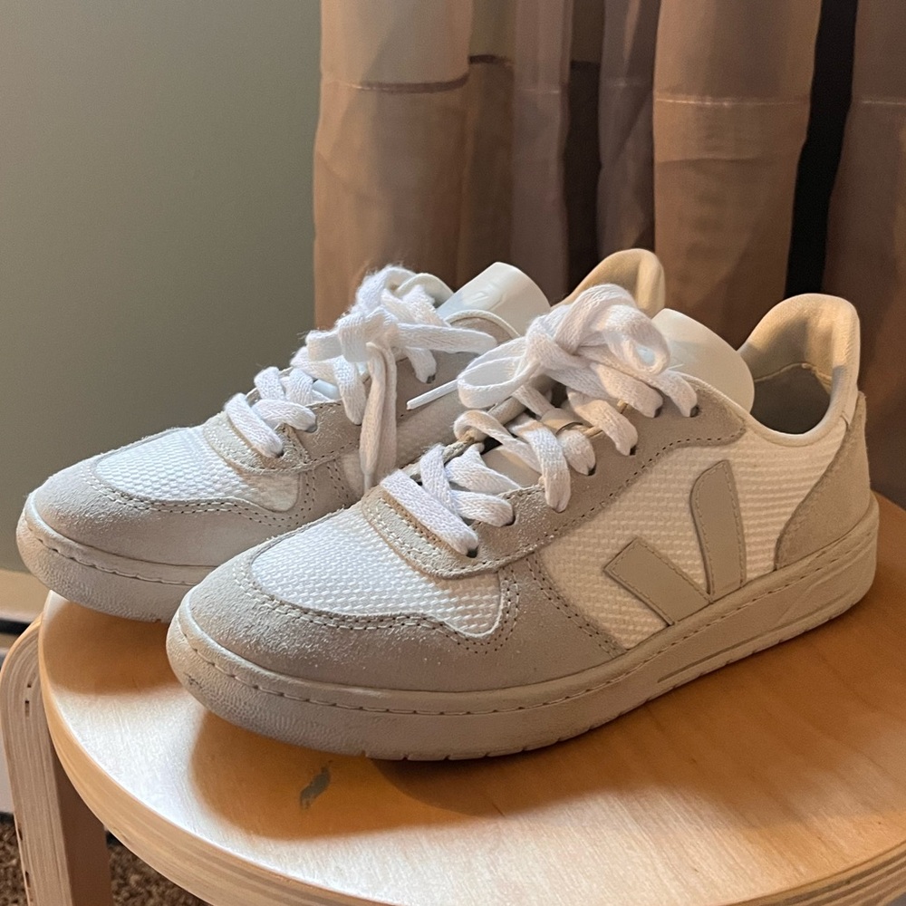 Veja V-10 Sneakers White/Natural/Pierre Size 5